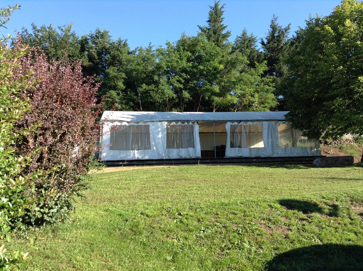 La Chaumiere Des Vigneaux Hotel Issoire Exterior foto